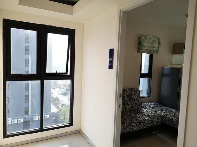 picture Room For Rent Plum Condo Central West Gate Station Ready Move -in - 5/23
