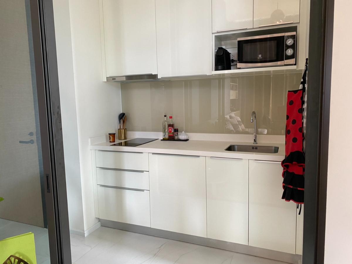 รูป F12033 คอนโดให้เช่า Chewathai Residence Asoke (ชีวาทัย เรสซิเดนซ์ อโศก) ห้องสวย เฟอร์ครบ มีเครื่องซักผ้า ราคาพิเศษ - รูปที่ 10/14