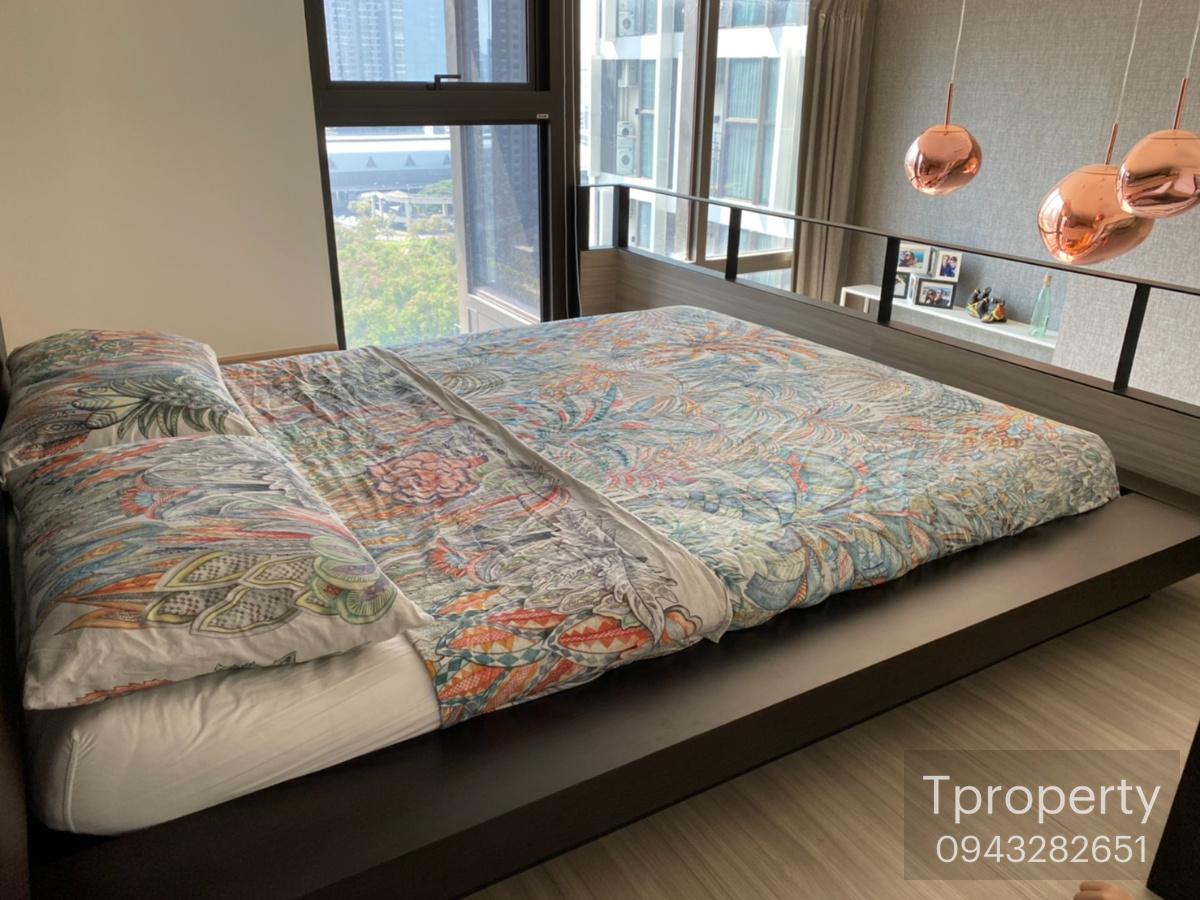 รูป F12033 คอนโดให้เช่า Chewathai Residence Asoke (ชีวาทัย เรสซิเดนซ์ อโศก) ห้องสวย เฟอร์ครบ มีเครื่องซักผ้า ราคาพิเศษ - รูปที่ 2/14