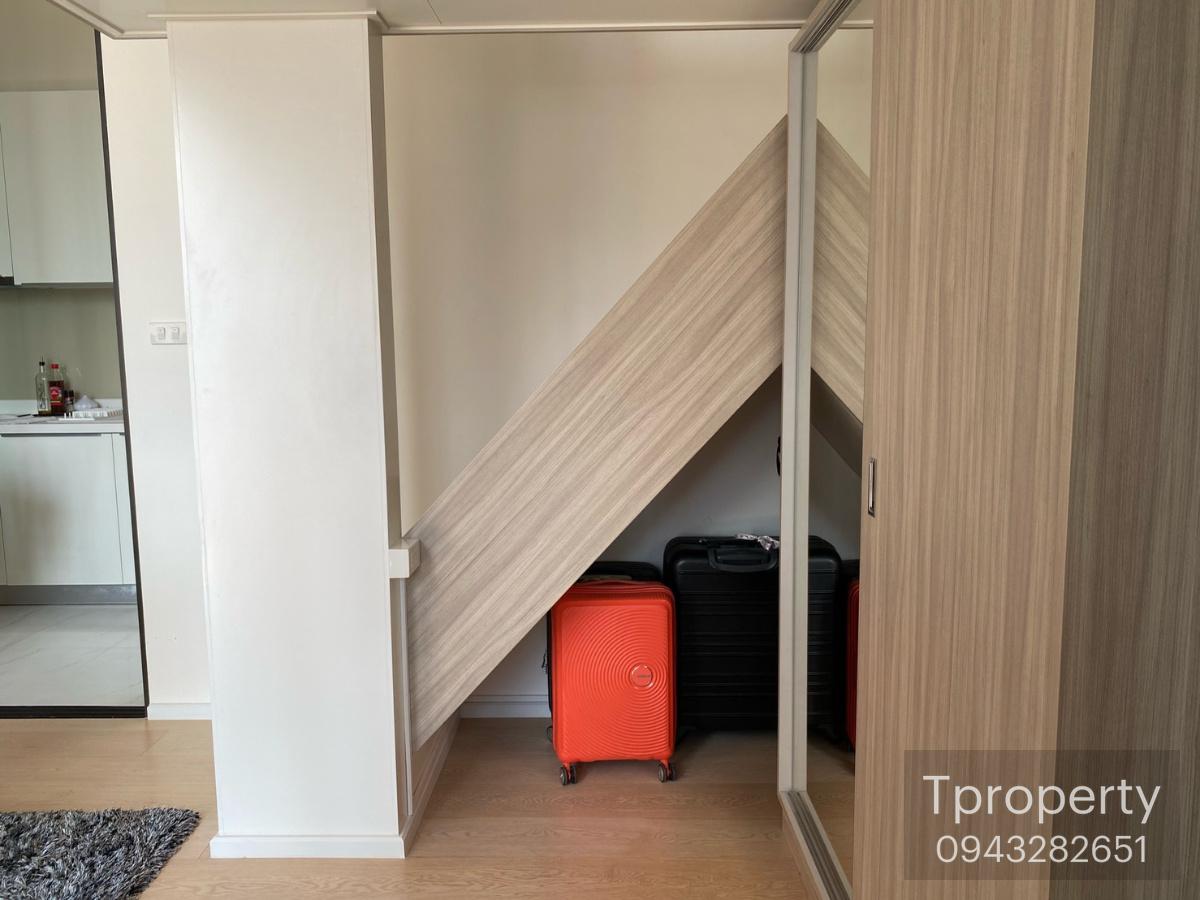 รูป F12033 คอนโดให้เช่า Chewathai Residence Asoke (ชีวาทัย เรสซิเดนซ์ อโศก) ห้องสวย เฟอร์ครบ มีเครื่องซักผ้า ราคาพิเศษ - รูปที่ 7/14