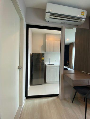 รูป T1009 คอนโดให้เช่า Life Asoke (ไลฟ์ อโศก) ห้องสวย เฟอร์ครบ มีเครื่องซักผ้า ราคาพิเศษ - รูปที่ 5/9