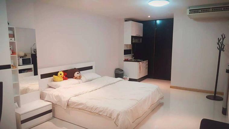 picture P-107375 — For Sale with Tenant: Ratchada City Condo Ratchada Near MRT Sutthisan. 9th Floor, Studio Unit 1 Bathroom. 085-592-2897 Line: @easythaihome - 1/5