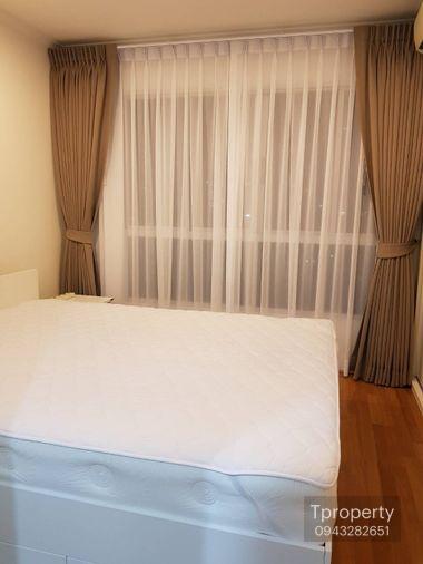 รูป T1211 คอนโดให้เช่า Lumpini Place Rama 4 - Kluaynamthai (ลุมพินี เพลส พระราม 4-กล้วยน้ำไท) ห้องสวย เฟอร์ครบ มีเครื่องซักผ้า ราคาพิเศษ - รูปที่ 2/11