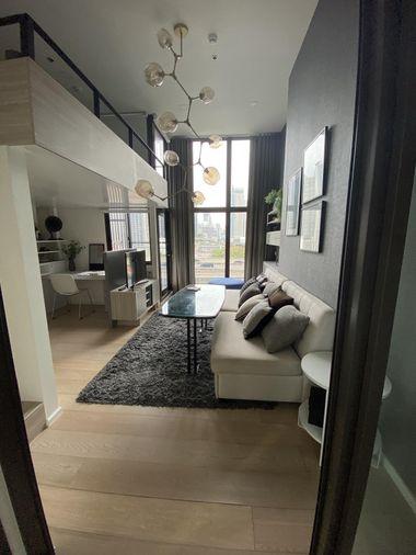 รูป T1208 คอนโดให้เช่า Chewathai Residence Asoke (ชีวาทัย เรสซิเดนซ์ อโศก) ห้องสวย เฟอร์ครบ มีเครื่องซักผ้า ราคาพิเศษ - รูปที่ 1/13