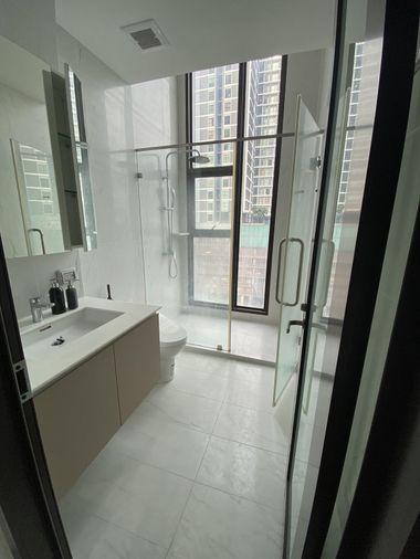 รูป T1208 คอนโดให้เช่า Chewathai Residence Asoke (ชีวาทัย เรสซิเดนซ์ อโศก) ห้องสวย เฟอร์ครบ มีเครื่องซักผ้า ราคาพิเศษ - รูปที่ 12/13