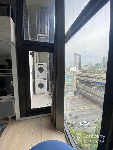 รูป T1208 คอนโดให้เช่า Chewathai Residence Asoke (ชีวาทัย เรสซิเดนซ์ อโศก) ห้องสวย เฟอร์ครบ มีเครื่องซักผ้า ราคาพิเศษ - รูปที่ 13/13
