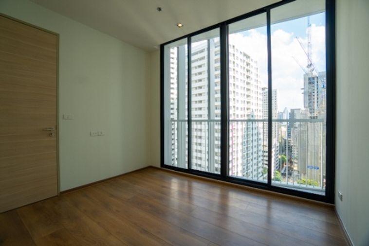 picture Park24 Sukhumvit 24, 2 beds 1 bath 52 sqm.,corner unit 14th Fl. Building 2 near Emporium, BTS Phrom Phong - 6/17