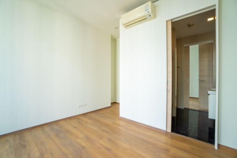 picture Park24 Sukhumvit 24, 2 beds 1 bath 52 sqm.,corner unit 14th Fl. Building 2 near Emporium, BTS Phrom Phong - 9/17