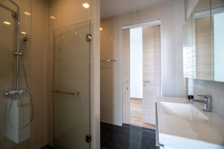 picture Park24 Sukhumvit 24, 2 beds 1 bath 52 sqm.,corner unit 14th Fl. Building 2 near Emporium, BTS Phrom Phong - 10/17
