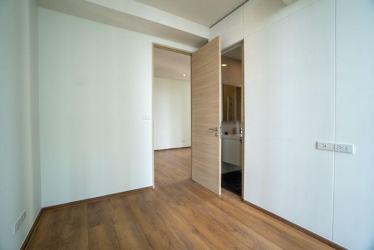 picture Park24 Sukhumvit 24, 2 beds 1 bath 52 sqm.,corner unit 14th Fl. Building 2 near Emporium, BTS Phrom Phong - 13/17