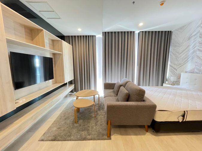 รูป TS1002 คอนโดให้เช่า Noble Ploenchit (โนเบิล เพลินจิต) ห้องสวย เฟอร์ครบ มีเครื่องซักผ้า ราคาพิเศษ - รูปที่ 2/15
