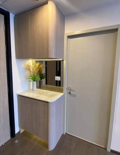 รูป TY1031 คอนโดให้เช่า OKA HAUS Sukhumvit 36 (คอนโด โอกะ เฮ้าส์ สุขุมวิท 36) ห้องสวย เฟอร์ครบ มีเครื่องซักผ้า ราคาพิเศษ  - รูปที่ 7/9
