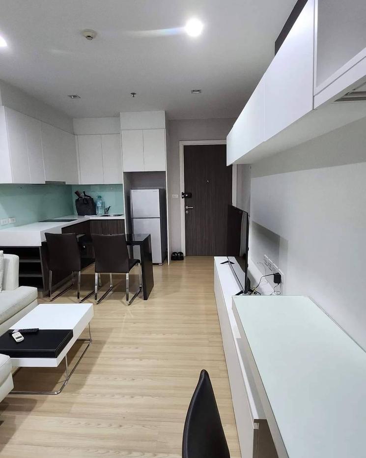 รูป T1391 คอนโดให้เช่า Urbano Absolute Sathon - Taksin (เออร์บาโน่ แอบโซลูท สาทร-ตากสิน) ห้องสวย เฟอร์ครบ มีเครื่องซักผ้า ราคาพิเศษ - รูปที่ 3/7