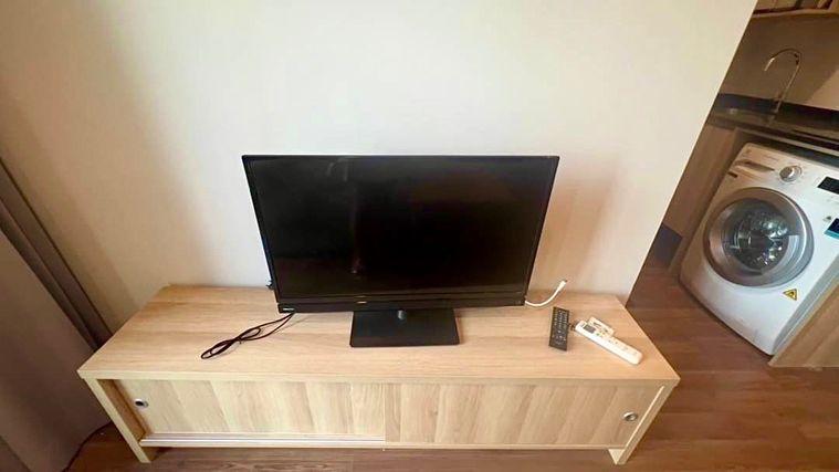 รูป T1426 คอนโดให้เช่า Noble Revolve Ratchada 2 (โนเบิล รีวอลฟ์ รัชดา 2) ห้องสวย เฟอร์ครบ มีเครื่องซักผ้า ราคาพิเศษ - รูปที่ 3/6