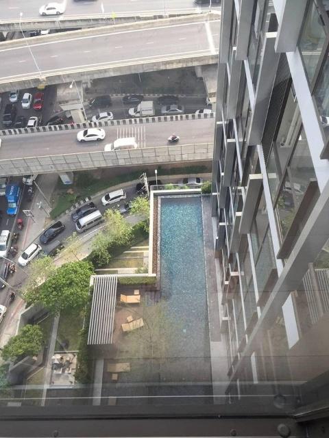 picture Chewathai Residence Asoke (Duplex) (Nice room) LineID : @Rizzestate - 10/11