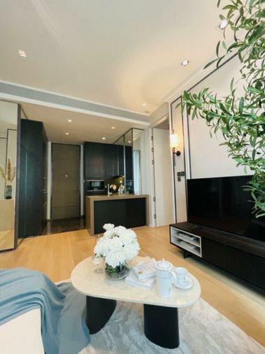 picture  28 Chidlom     Size 90 sq m  11th floor - 8/18