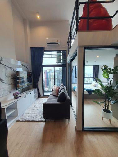 picture Condo for rent in The Emporio Place (MRT Petburee Station) (SA-01)  - 1/12