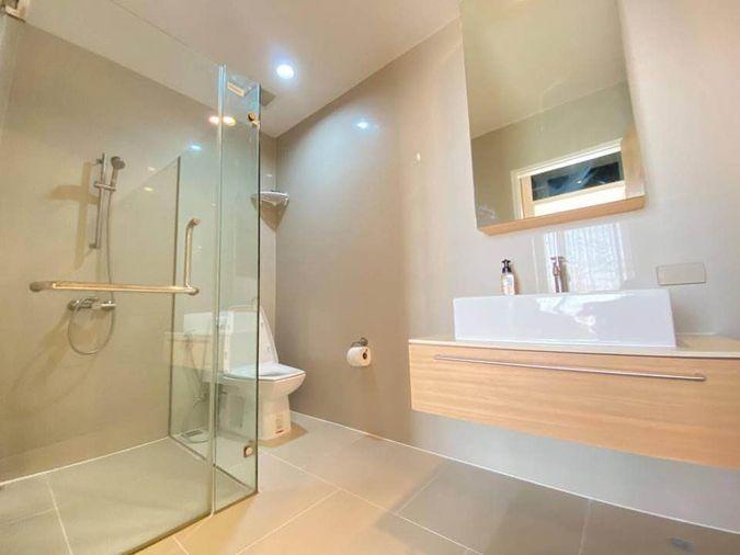 picture G7827🚨中国客户，请加微信。(在联系方式的旁边)For rent The Issara Ladprao Line ❤️💜@condopremium💜❤️Ready to move in ⬛🟨 📞 065 695 3645🟨⬛ - 11/13