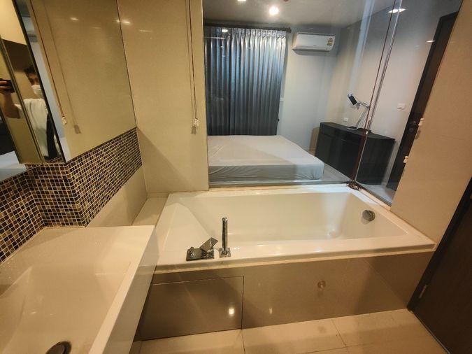 รูป ปล่อยเช่าคอนโด ริทึ่ม สุขุมวิท 44/1 ชั้น 29 1 ห้องนอน 1 ห้องน้ำ, โซนครัว, ห้องนั่งเล่น และระเบียง - รูปที่ 12/24