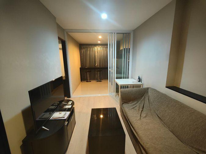 รูป ปล่อยเช่าคอนโด ริทึ่ม สุขุมวิท 44/1 ชั้น 29 1 ห้องนอน 1 ห้องน้ำ, โซนครัว, ห้องนั่งเล่น และระเบียง - รูปที่ 3/24