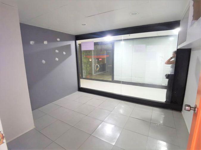 picture Phayathai Plaza office size 120 sq m, near bts Phayathai and airport link Ratchathewi - 3/6