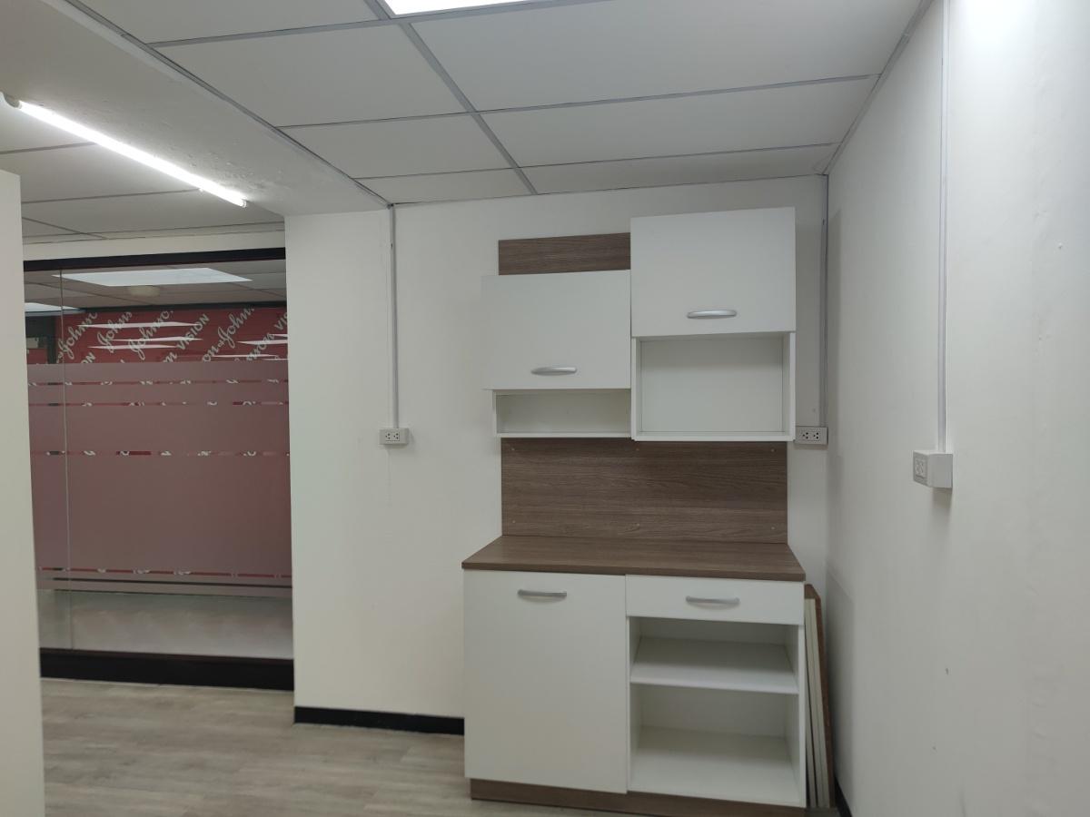 picture Phayathai Plaza office       size 167 sqm  Corner unit - 9/14