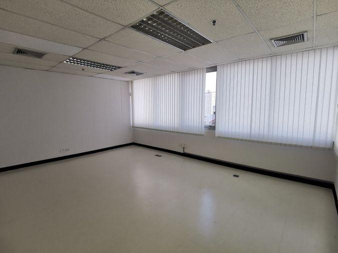 picture Office for rent 42 Tower  Size  210 sqm. - 9/10