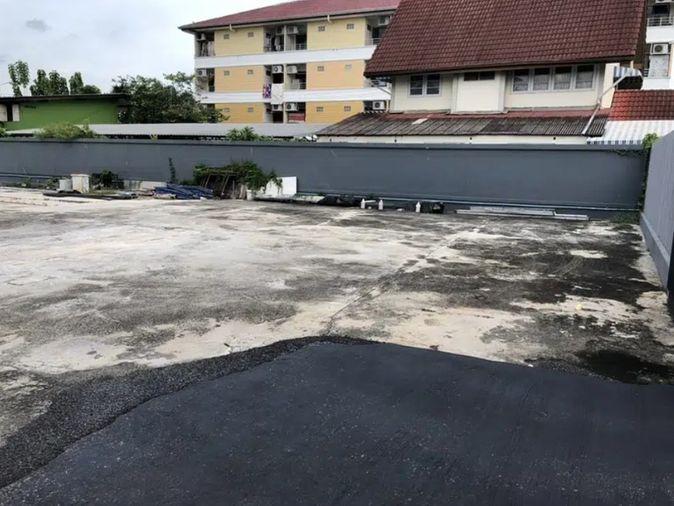 picture land for rent on Thanon Thoet Thai near to Soi  Thoet Thai 71. - 2/3