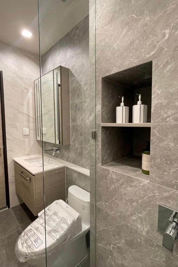 รูป T1466 คอนโดให้เช่า The Crest Park Residences ห้องสวย เฟอร์ครบ มีเครื่องซักผ้า ราคาพิเศษ !! FREE WIFI !! - รูปที่ 5/5