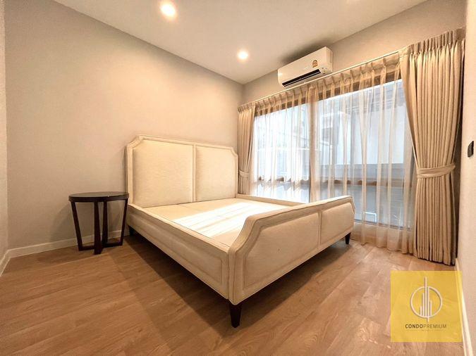 รูป SC0384🔥 ขายด่วนหมู่บ้าน บุราสิริ กรุงเทพกรีฑา 4 ห้องนอน 4 ห้องน้ำ 67.5ตร.ว จอดรถภายในบ้านได้ 4 คัน🔥⬛🟨 📞 065 695 3645🟨⬛ - รูปที่ 8/28