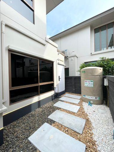 รูป SC0384🔥 ขายด่วนหมู่บ้าน บุราสิริ กรุงเทพกรีฑา 4 ห้องนอน 4 ห้องน้ำ 67.5ตร.ว จอดรถภายในบ้านได้ 4 คัน🔥⬛🟨 📞 065 695 3645🟨⬛ - รูปที่ 23/28