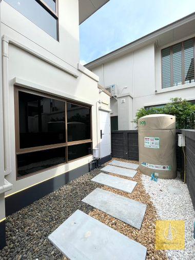 รูป SC0384🔥 ขายด่วนหมู่บ้าน บุราสิริ กรุงเทพกรีฑา 4 ห้องนอน 4 ห้องน้ำ 67.5ตร.ว จอดรถภายในบ้านได้ 4 คัน🔥⬛🟨 📞 065 695 3645🟨⬛ - รูปที่ 23/28