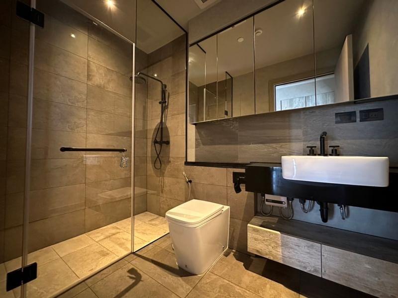 รูป The Lofts Asoke 2Bed 2Bath with Bathtub Corner Room Take Clear View - รูปที่ 11/12