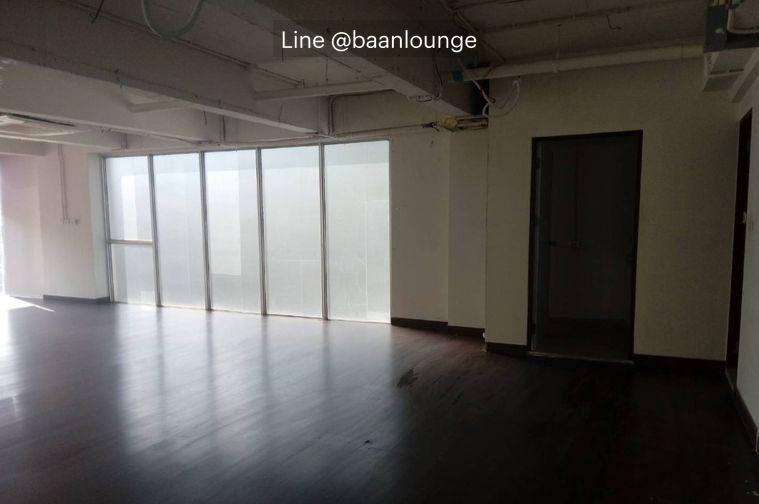 picture retail space for rent in sathorn Soi Sukhumvit 49 5th floor - 3/10