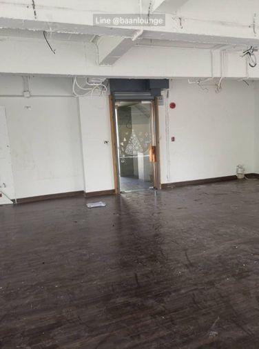 picture retail space for rent in sathorn Soi Sukhumvit 49 5th floor - 8/10