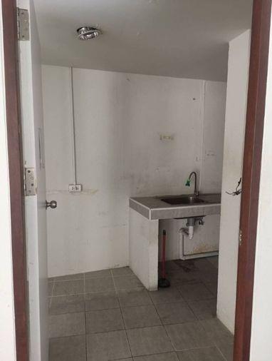picture  retail space for rent in sathorn Soi Sukhumvit 49    5th floor - 5/10