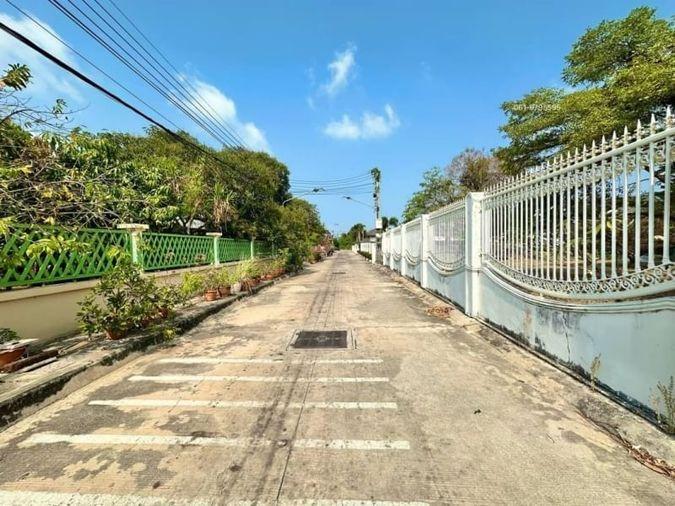รูป ขายที่ดินพร้อมคฤหาสน์ บ้านสวน กลางเมืองชลบุรี ถนนพระยาสัจจา ใกล้แหล่งชุมชน - รูปที่ 18/19