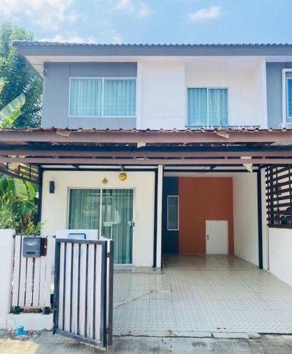 picture Townhouse for sale renovated ready move in only2m. Please add line paolin1 - 7/7