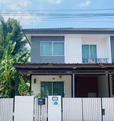 picture Townhouse for sale renovated ready move in only2m. Please add line paolin1 - 1/7
