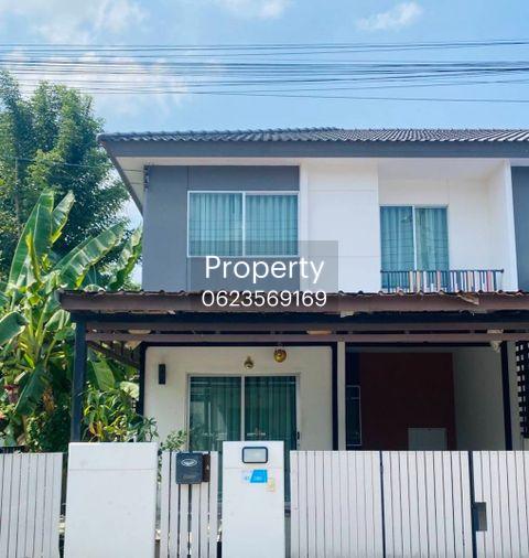 picture Townhouse for sale renovated ready move in only2m. Please add line paolin1 - 1/7