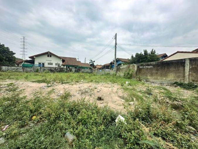 picture Land for sale, Soi Wat Wang Hin, Surasak, Sriracha, near Robinson Sriracha, Chonburi. - 5/7