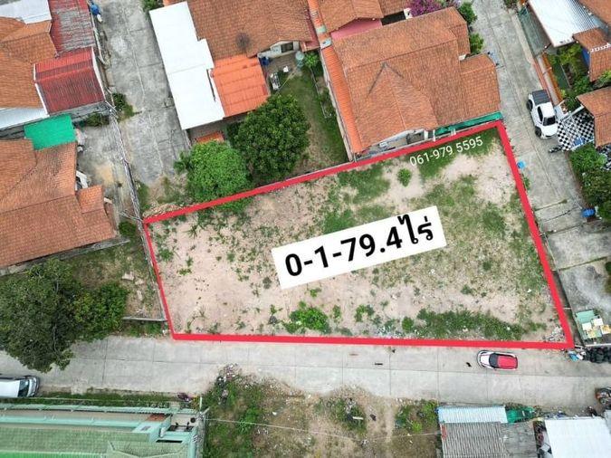 picture Land for sale, Soi Wat Wang Hin, Surasak, Sriracha, near Robinson Sriracha, Chonburi. - 1/7