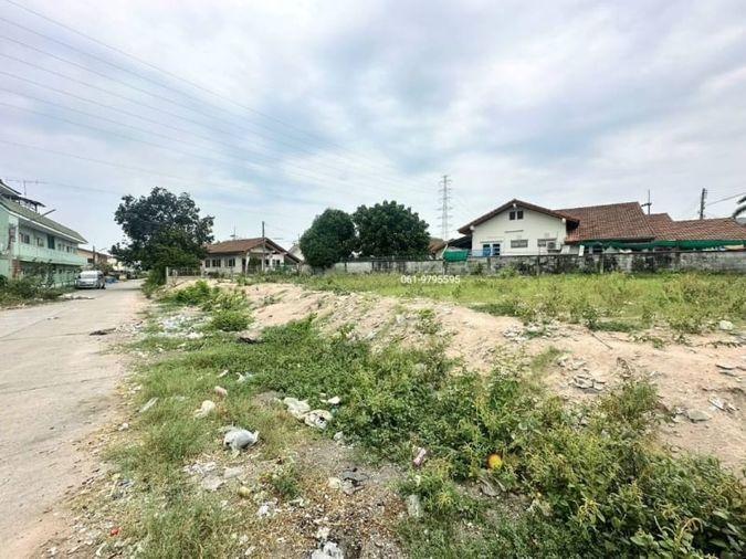 picture Land for sale, Soi Wat Wang Hin, Surasak, Sriracha, near Robinson Sriracha, Chonburi. - 6/7