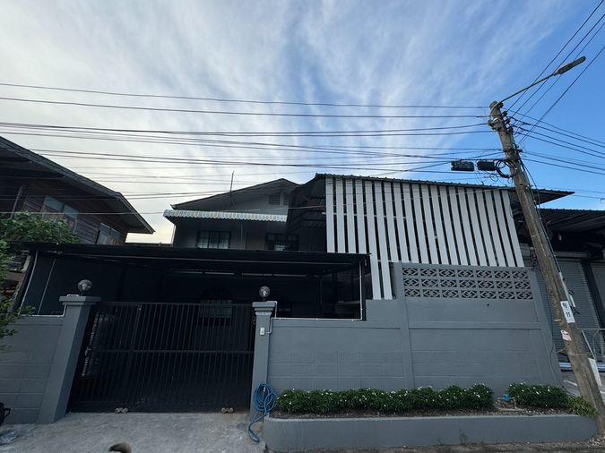 รูป ขายบ้าน 2 ชั้น ซอยสวนผัก 42 พุทธมณฑลสาย 1 ซอย 57 - รูปที่ 1/13
