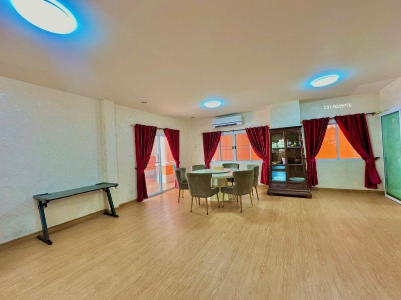 รูป บ้านเดี่ยวมือสองศรีราชา หมู่บ้านมณีรินทร์เพลส 1 ตกแต่งพร้อมอยู่ ชลบุรี - รูปที่ 5/15
