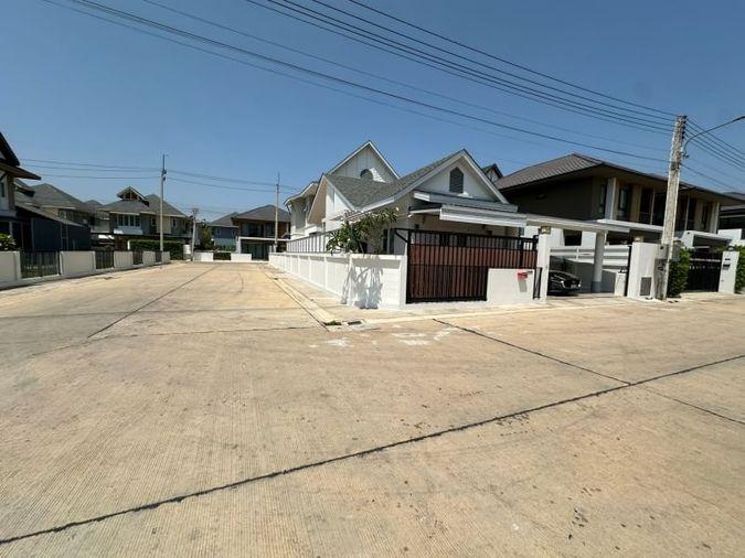 รูป บ้านมือสองบางแสน หมู่บ้านปลื้มสุขบางแสน หัวมุม ถนนข้าวหลาม ชลบุรี - รูปที่ 2/13