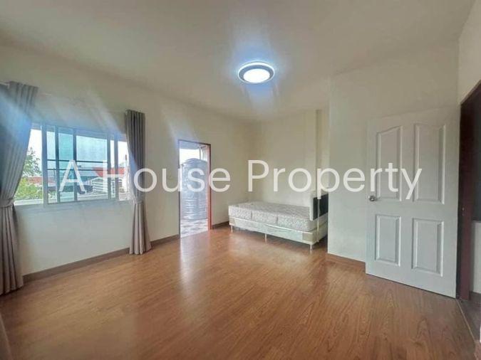 picture Second-hand semi-detached house in Sriracha, 2 floors, with furniture, nine kilometers zone, Sriracha, Chonburi - 14/20