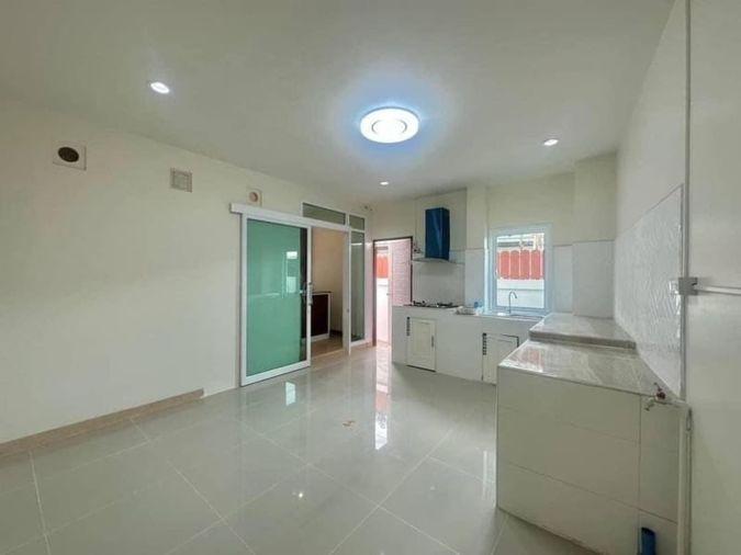 picture Second-hand semi-detached house in Sriracha, 2 floors, with furniture, nine kilometers zone, Sriracha, Chonburi - 8/20