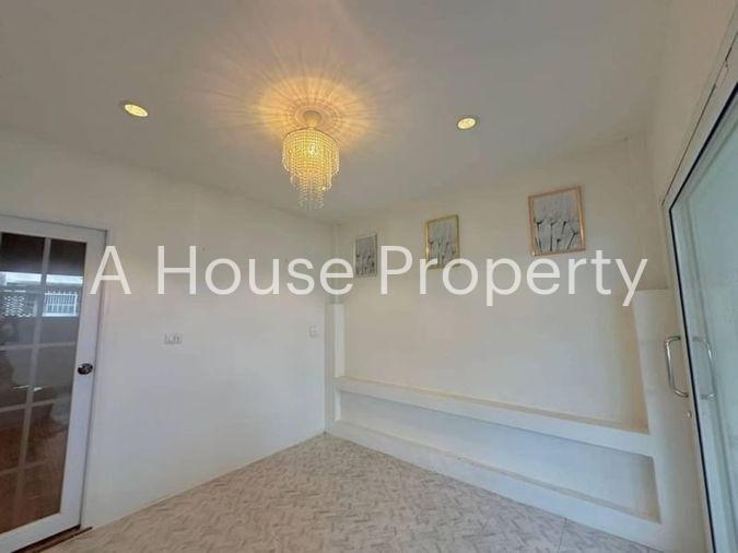 picture Second-hand semi-detached house in Sriracha, 2 floors, with furniture, nine kilometers zone, Sriracha, Chonburi - 18/20
