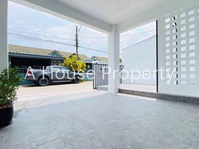 picture Second-hand semi-detached house in Sriracha, cheap price, newly renovated, nine-kilometre zone. - 18/20